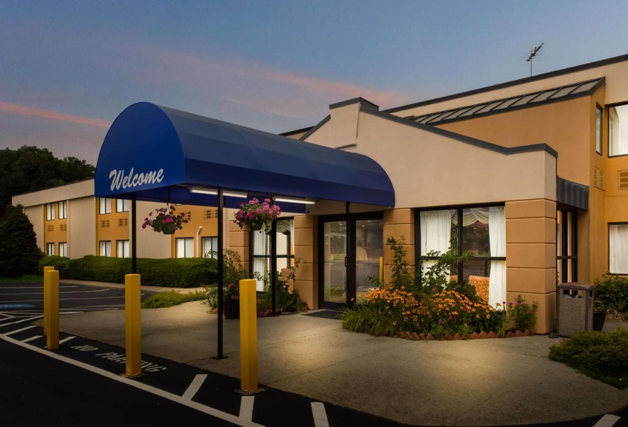 All Seasons Inn & Suites Smithfield Eksteriør billede