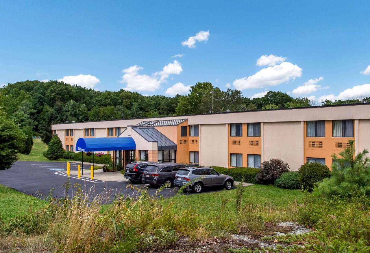 All Seasons Inn & Suites Smithfield Eksteriør billede