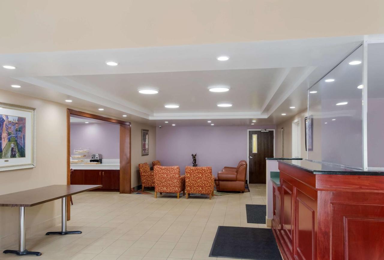 All Seasons Inn & Suites Smithfield Eksteriør billede