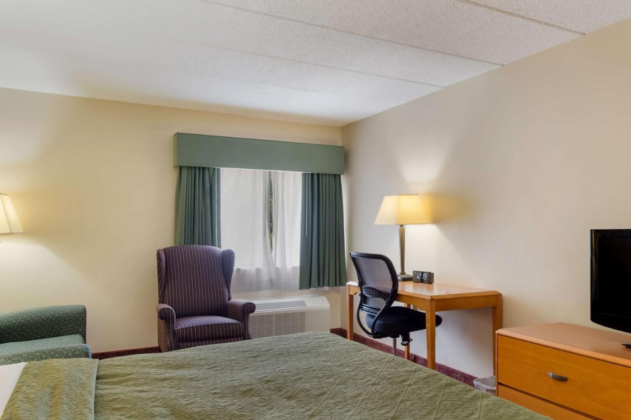 All Seasons Inn & Suites Smithfield Eksteriør billede