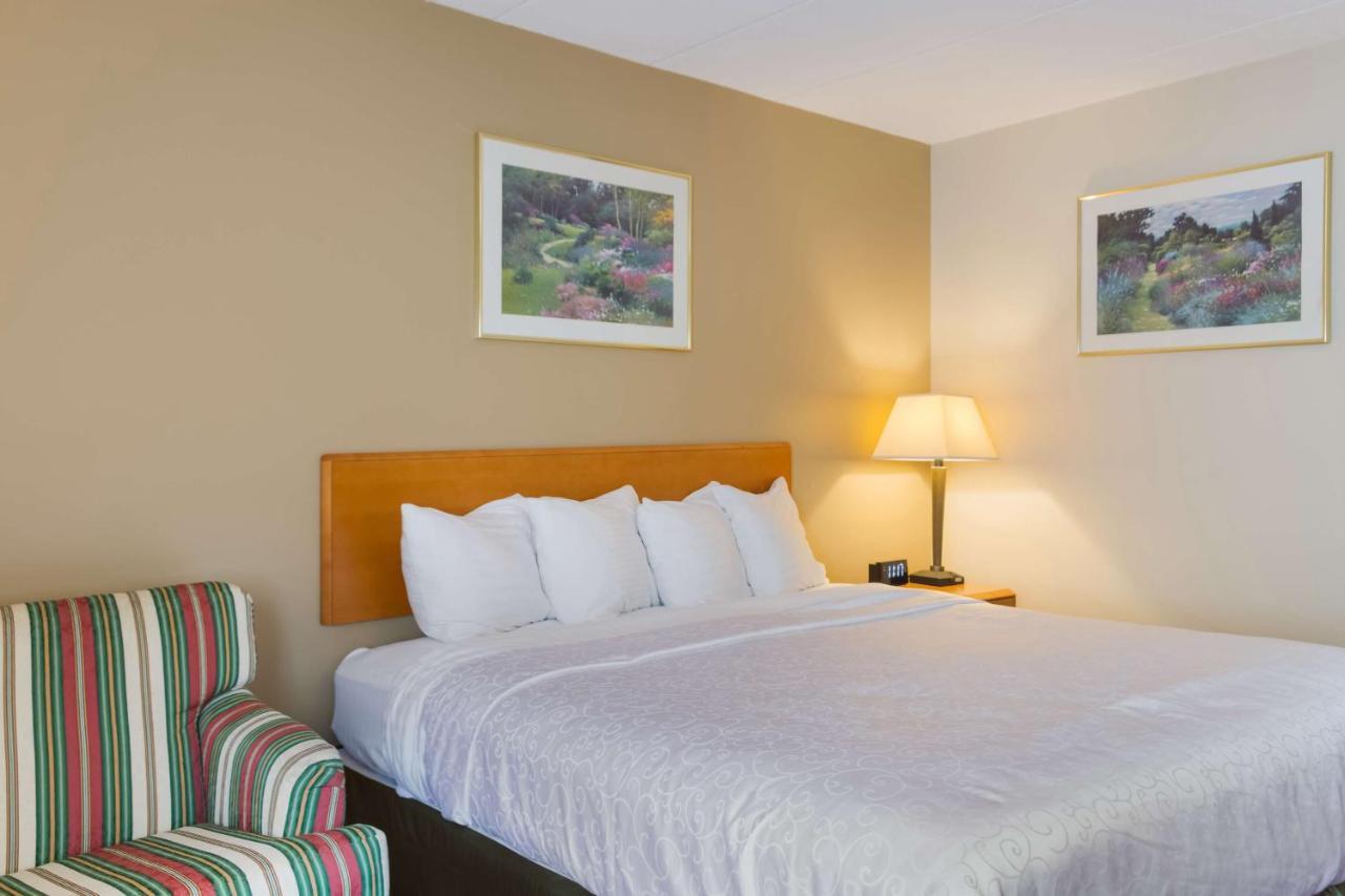 All Seasons Inn & Suites Smithfield Eksteriør billede
