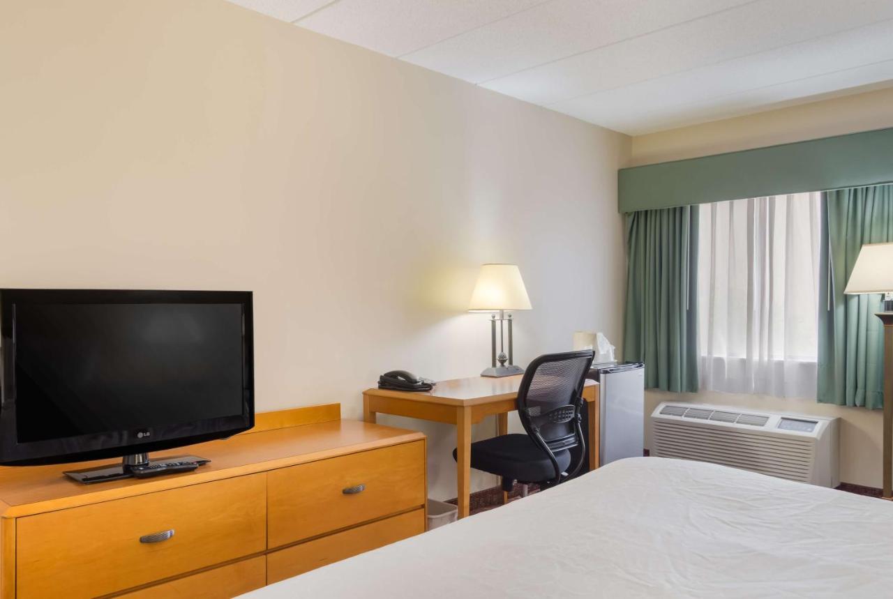 All Seasons Inn & Suites Smithfield Eksteriør billede
