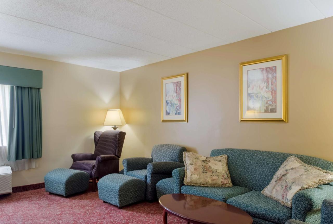 All Seasons Inn & Suites Smithfield Eksteriør billede