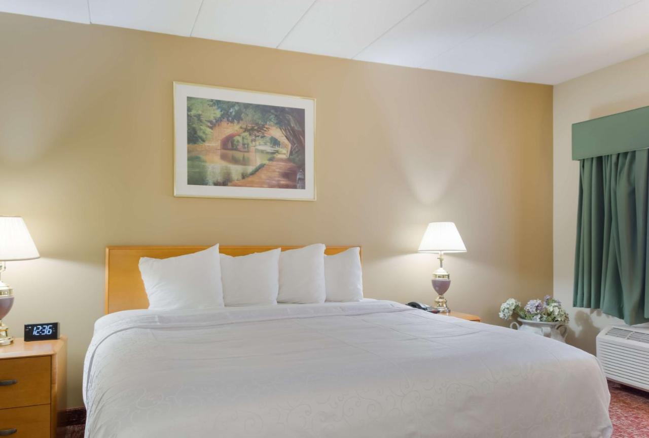 All Seasons Inn & Suites Smithfield Eksteriør billede
