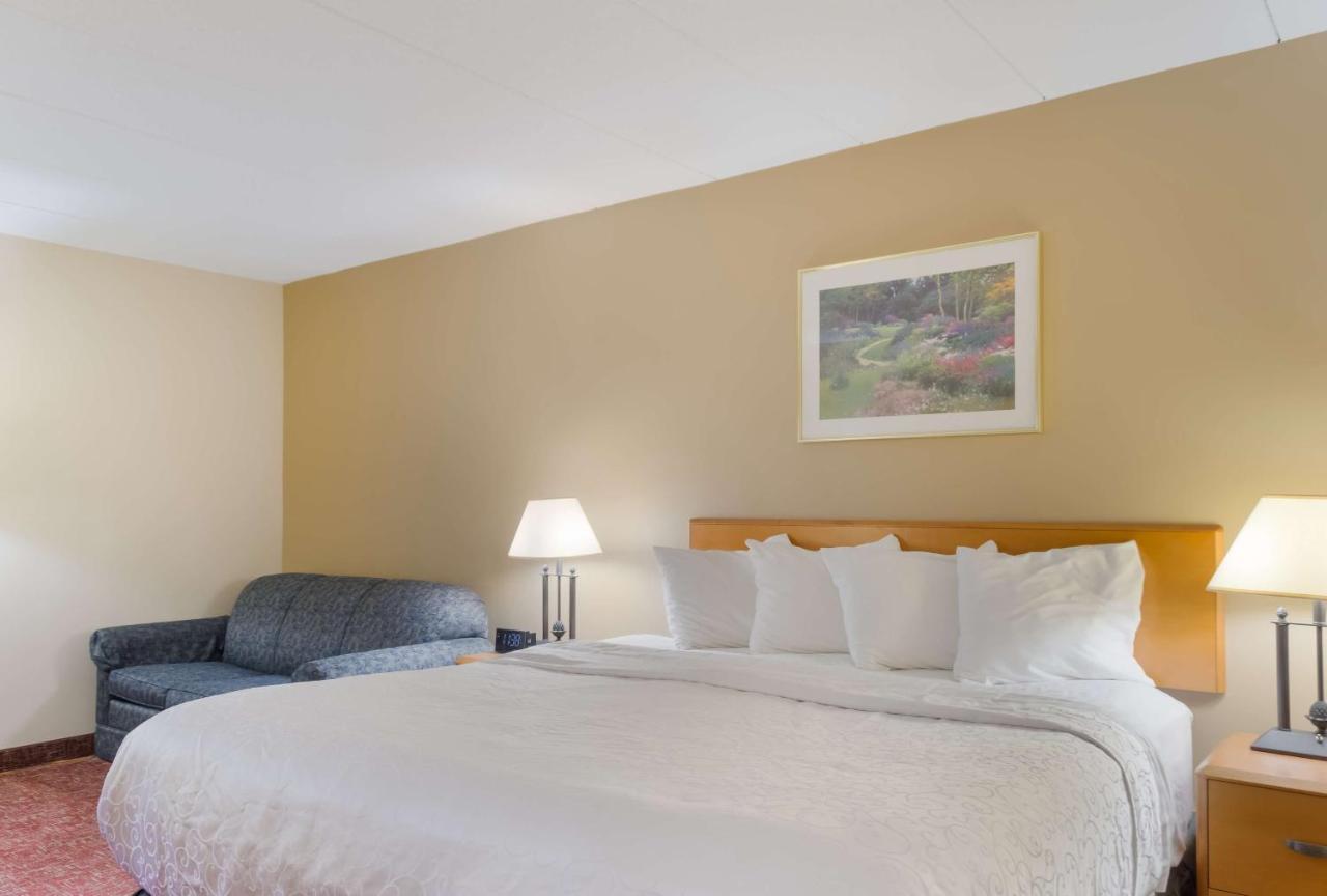 All Seasons Inn & Suites Smithfield Eksteriør billede